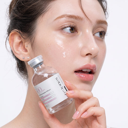 The 03 Wrinkle Peptide ampoule held at the cheek, 500 ppm acetyl hexapeptide-8.